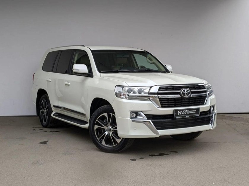 Тойота ленд крузер 200 2018 белый