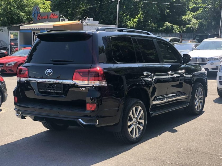 Toyota Land Cruiser 200 2016 Black