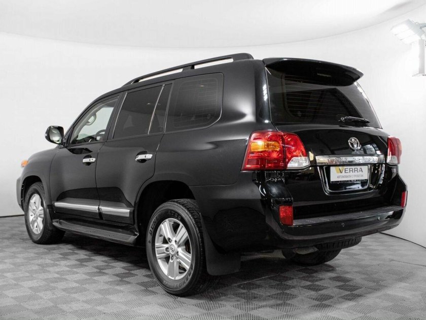 Тойота ленд Крузер 200 2013г