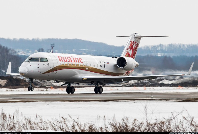 Самолёт Bombardier CRJ-100