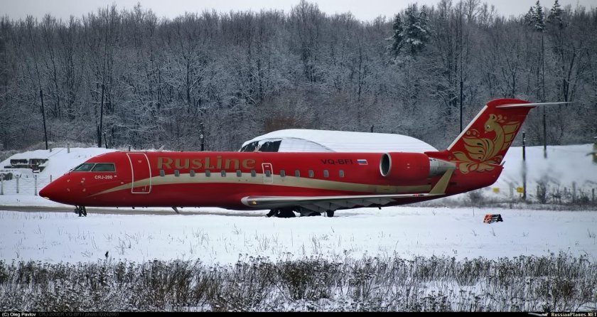 Самолет Бомбардье РУСЛАЙН черный