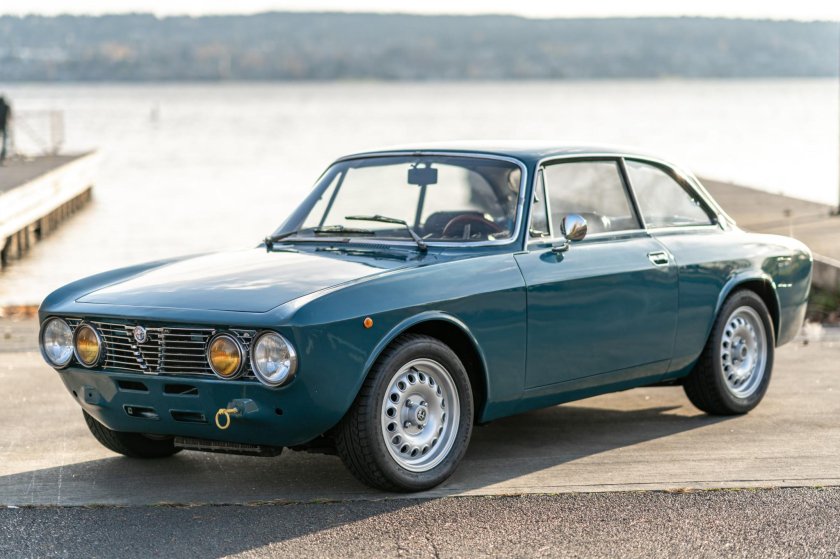 Alfa Romeo 2000 GTV