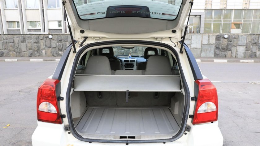 Додж Калибр багажник