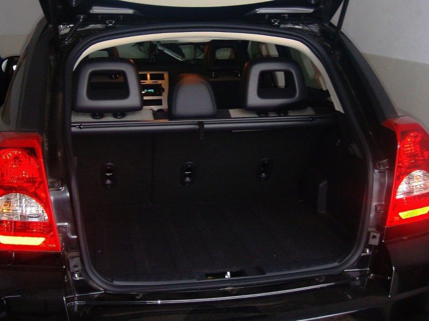 Додж Калибр 2008 багажник
