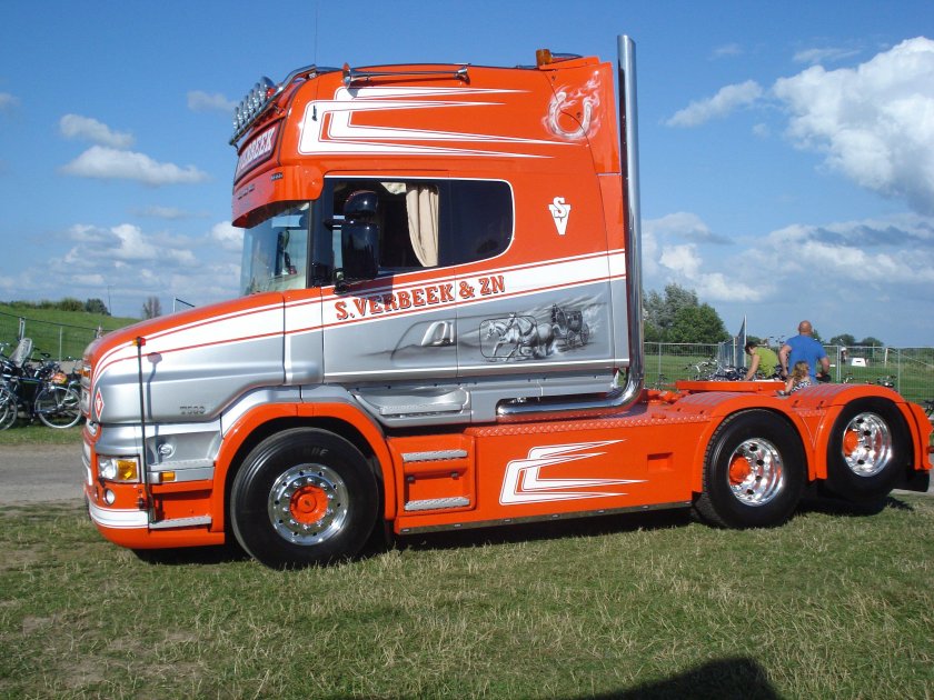 Скания капотная тягач s730t