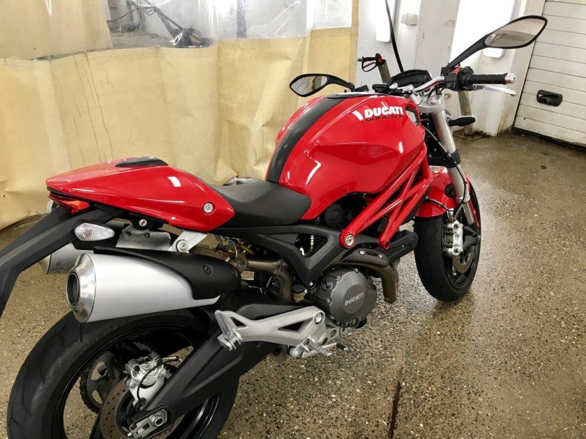 Ducati Monster 696 2010