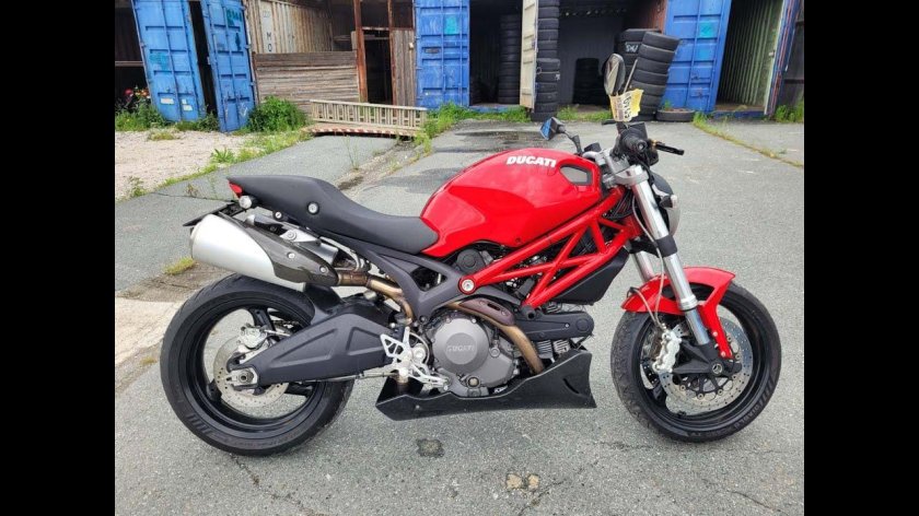 Дукати Монстер 696