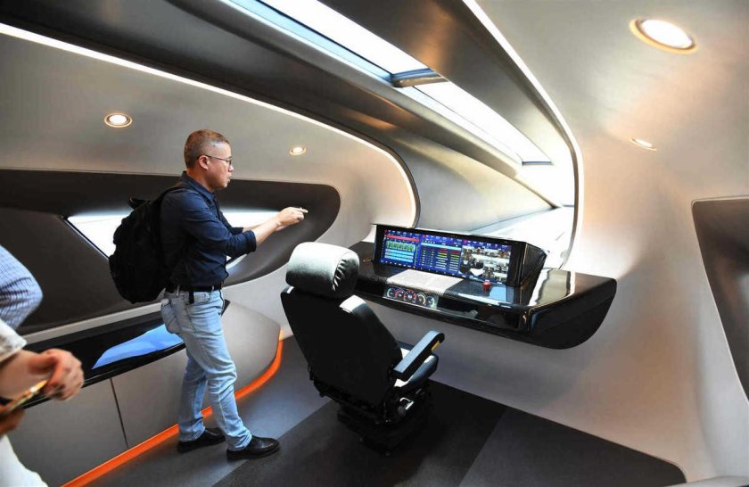 Шанхайский Маглев кабина машиниста