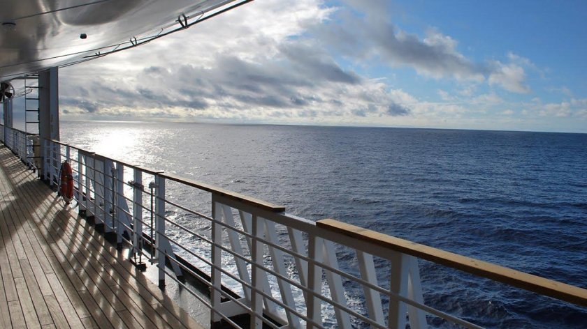 Палуба круизного лайнера верхняя палуба