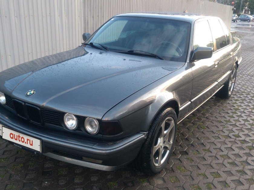 Бмв 735 1992
