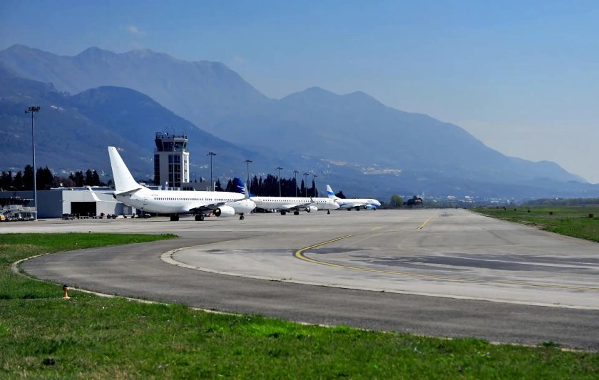 Аэропорт Тиват