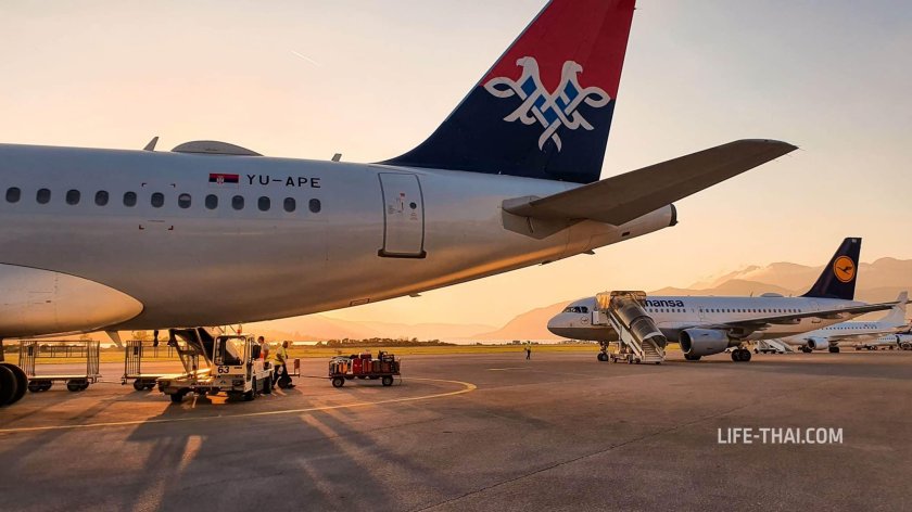 Самолет в Черногорию