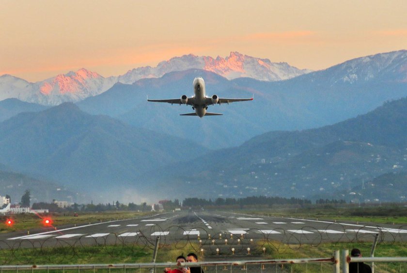 Батуми самолет