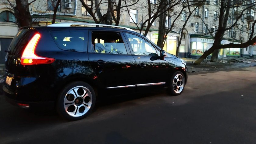 Renault Scenic 4 r18