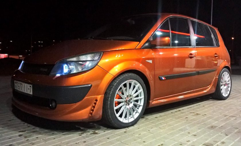 Renault Scenic 2 r17