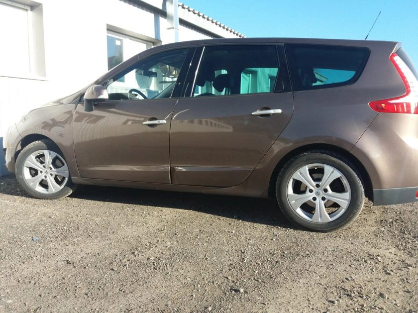 Renault Grand Scenic 4 r17