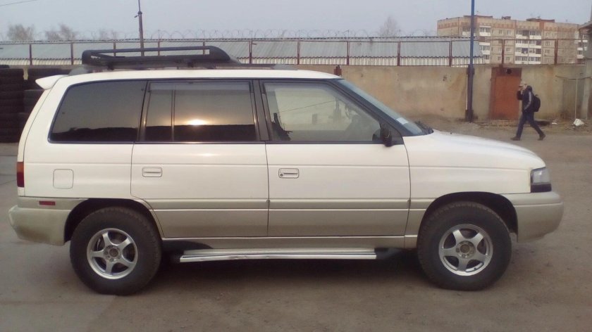 Mazda MPV 1