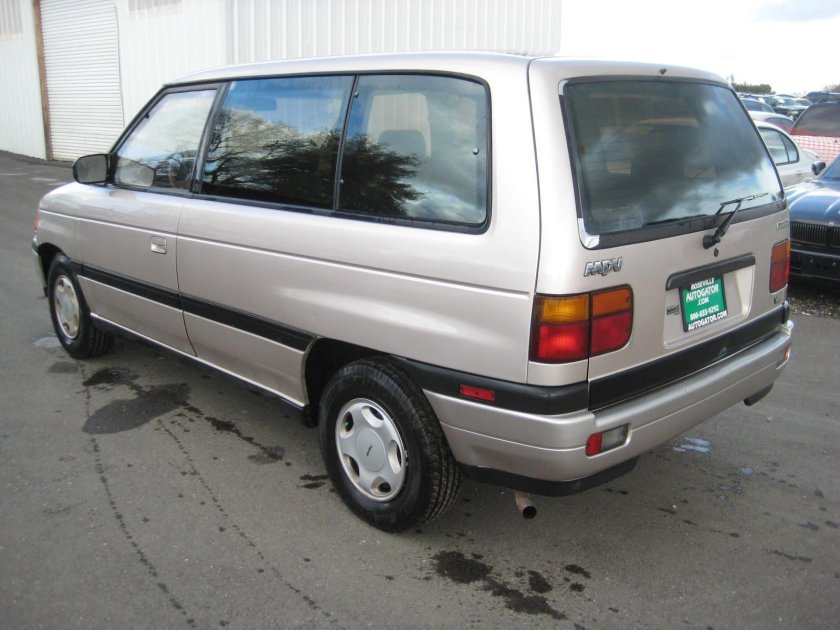 Mazda MPV, 1992