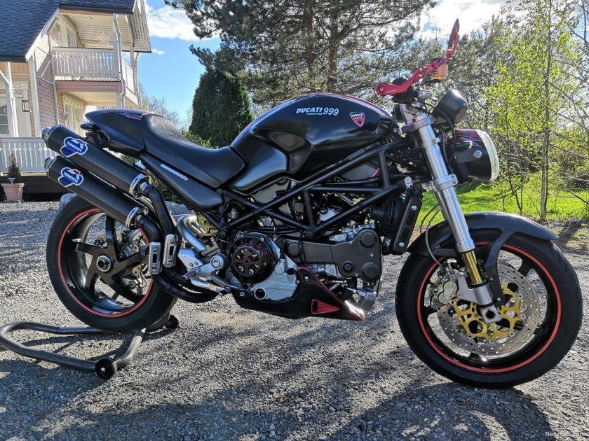 Ducati Monster 2005
