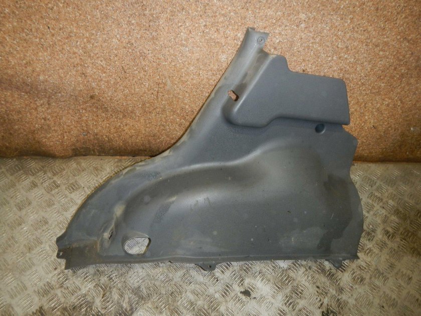 Обшивка багажника