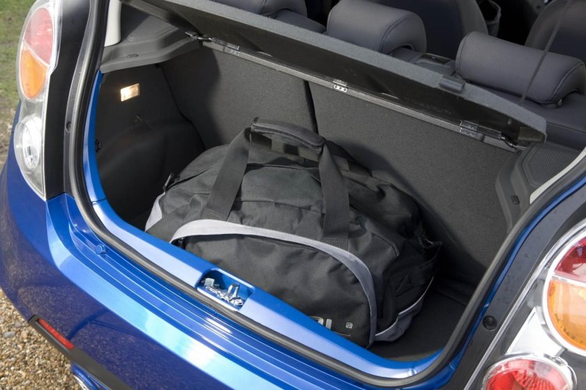 Chevrolet Spark 2011 багажник