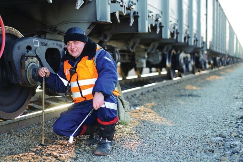 Осмотрщик ремонтник вагонов