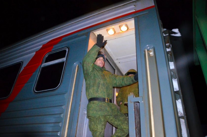 Эшелон с военной техникой