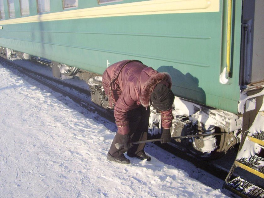 Вагон в снегу