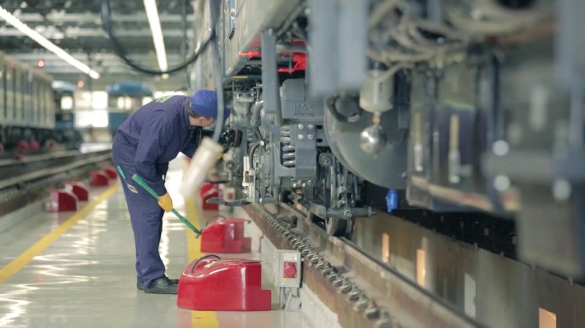 Слесарь в депо РЖД