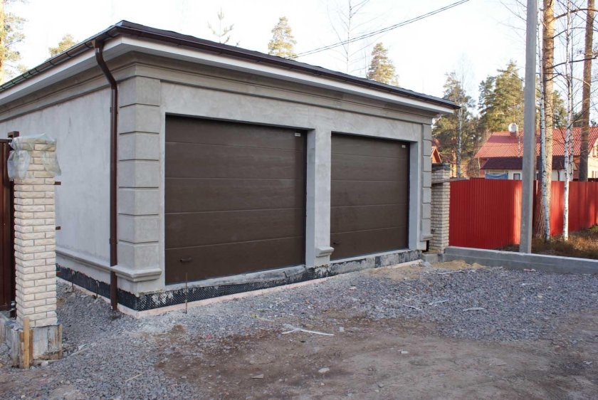 Отделка фасада гаража