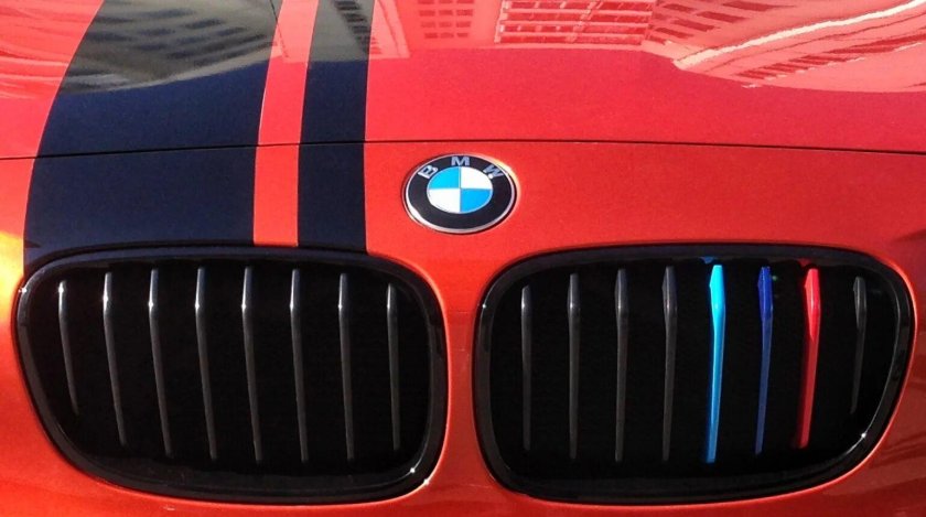 БМВ М полоски