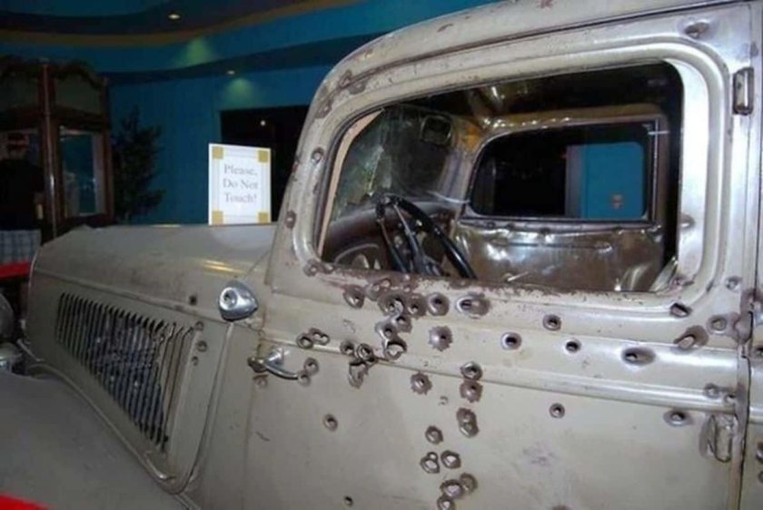 Машина Бонни и Клайда в музее