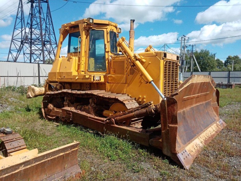 Komatsu d85