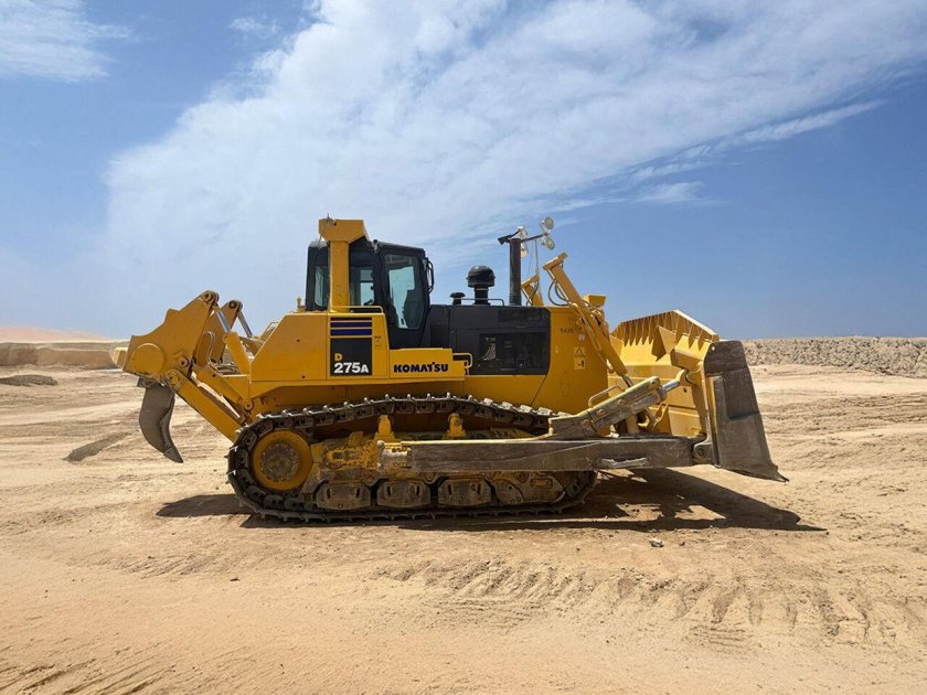 Komatsu 155 бульдозер