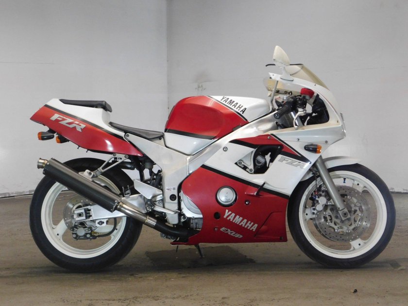 Yamaha FZR 400