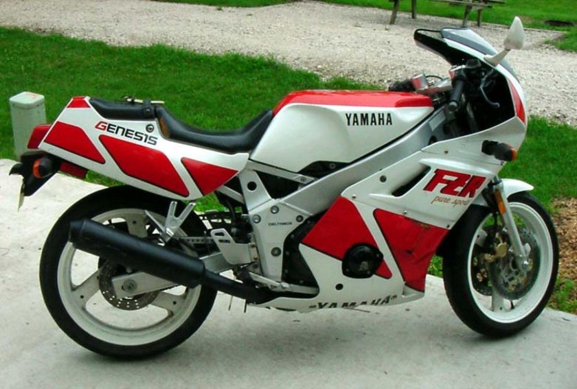 Yamaha FZR 400