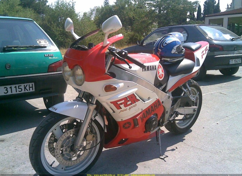 Yamaha FZR 400