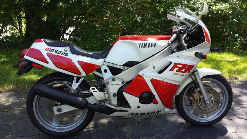 Yamaha fzr 400