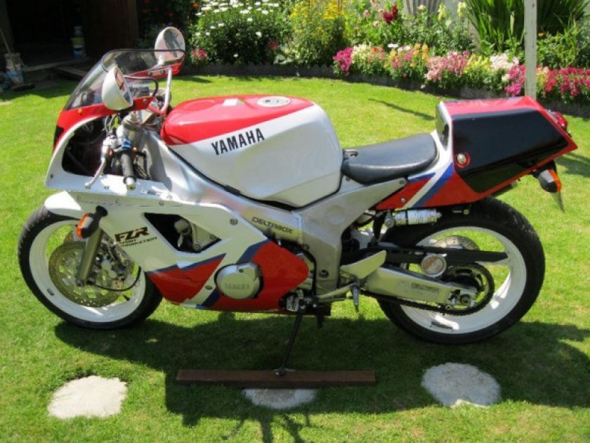 Yamaha FZR 400 1990
