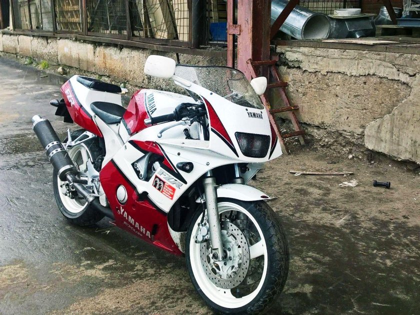 Yamaha FZR 400 1992
