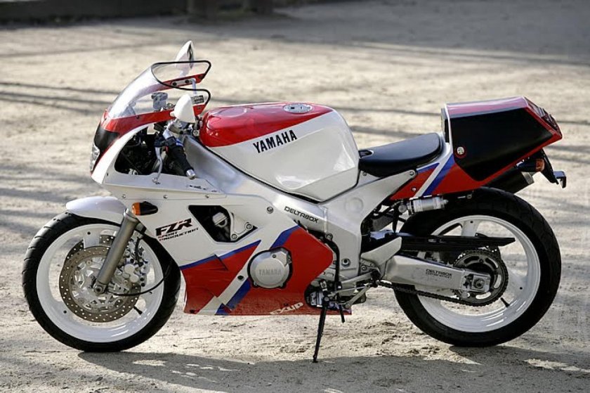 Yamaha FZR 400