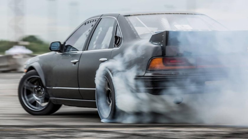 Резкое торможение автомобиля