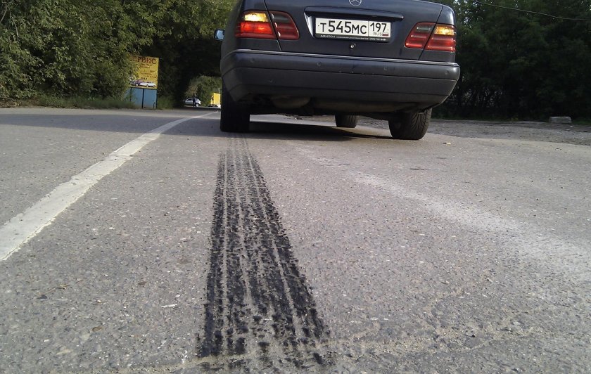 Тормозной след автомобиля