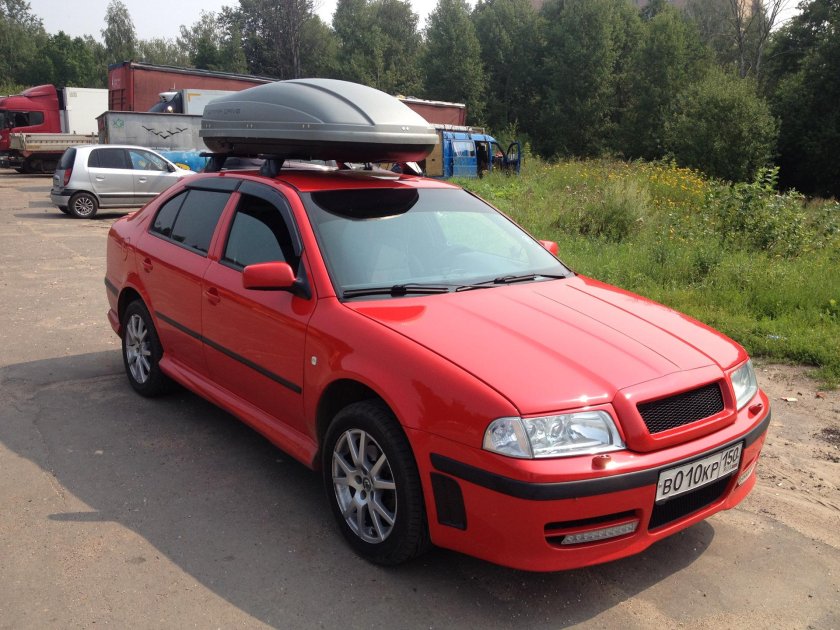 Skoda Octavia Tour бокс на крышу