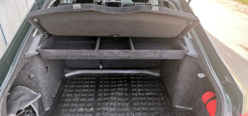 Полка багажника Шкода Октавия тур