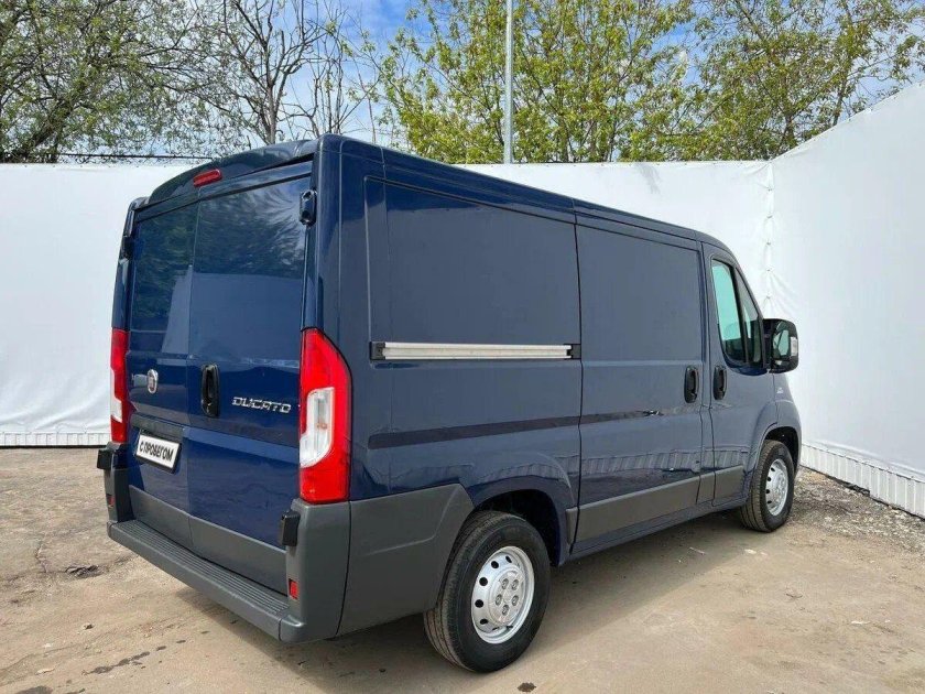 Peugeot Boxer синий