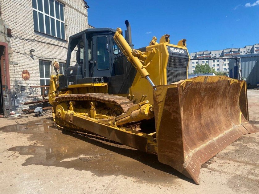 Бульдозер шантуй sd32