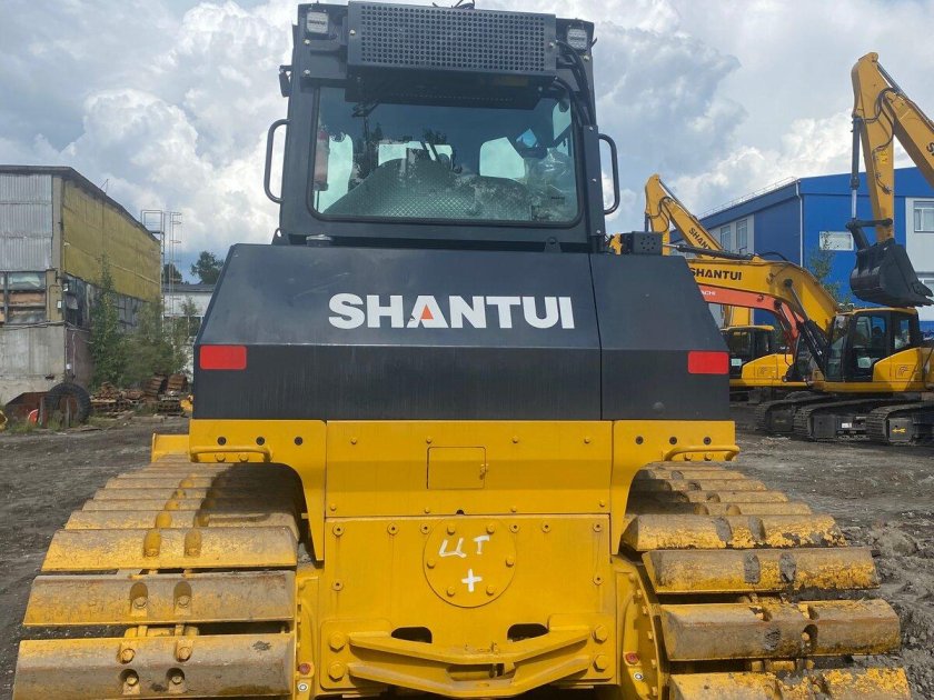 Бульдозер shantui