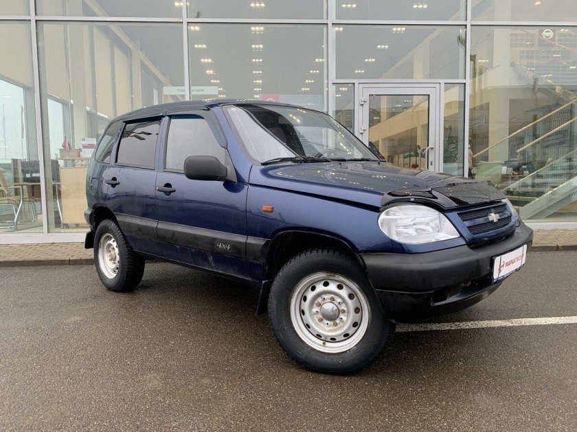 Шеви Нива синяя