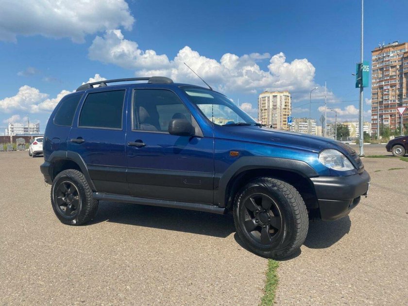 Нива шевроле синяя
